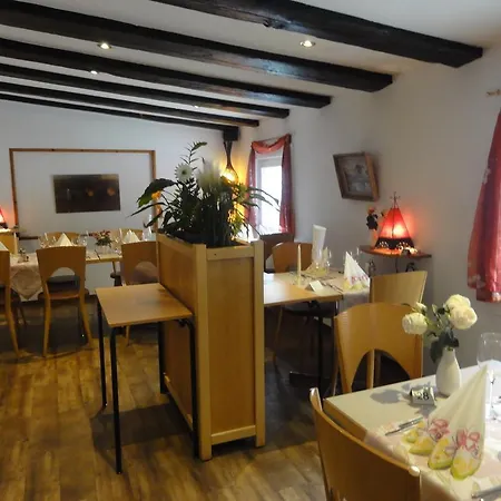 Rarnerhof Estalagem Raron